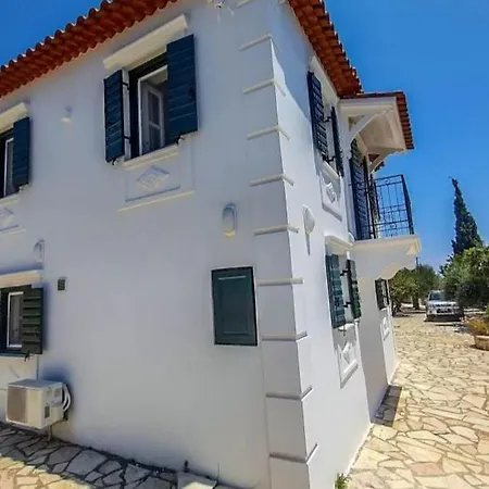 Luxury Two Story Ideal For Families Koróni
