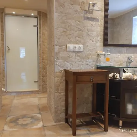 Luxury Two Story Ideal For Families