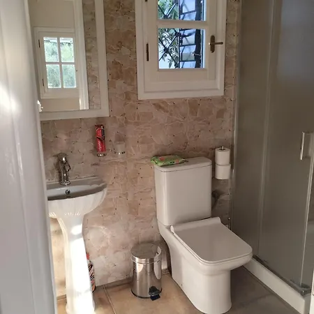 Luxury Two Story Ideal For Families Vila