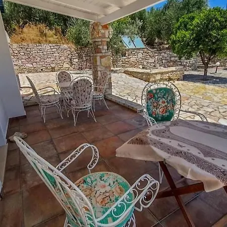 Luxury Two Story Ideal For Families Koróni